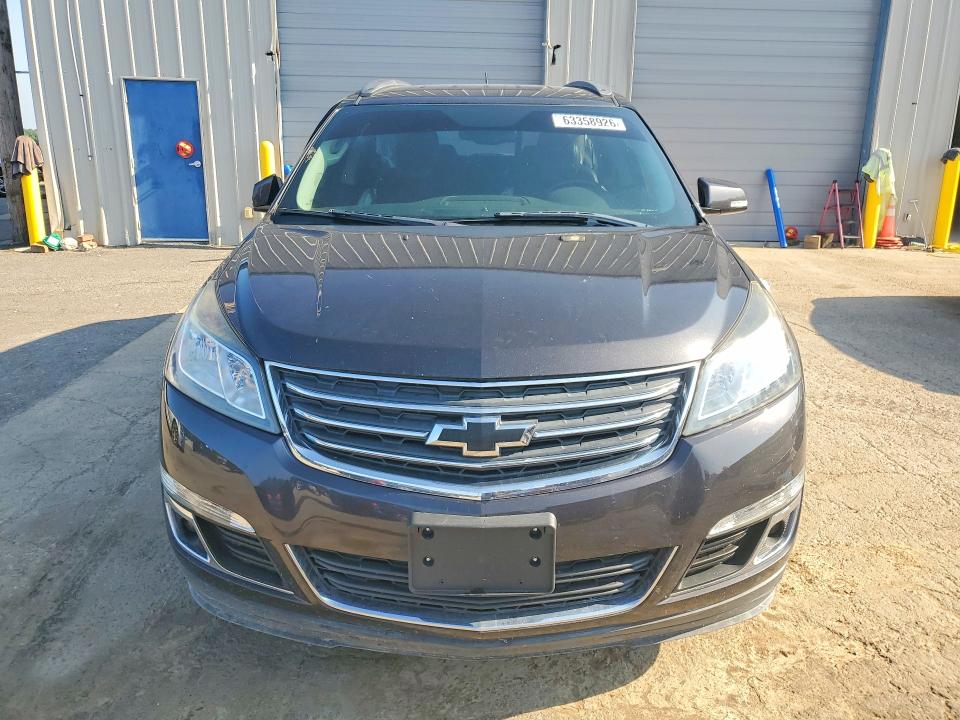 Photo 5 from auction – 2017 CHEVROLET TRAVERSE with VIN 1GNKRHKD7HJ310639