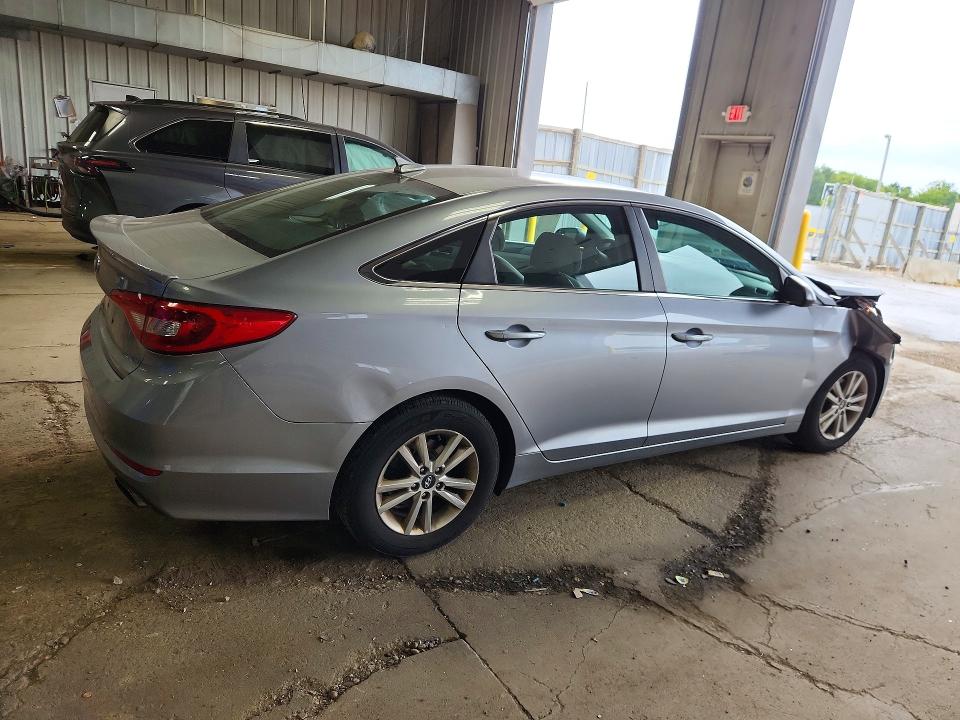 Photo 3 from auction – 2016 HYUNDAI SONATA with VIN 5NPE24AF7GH404694
