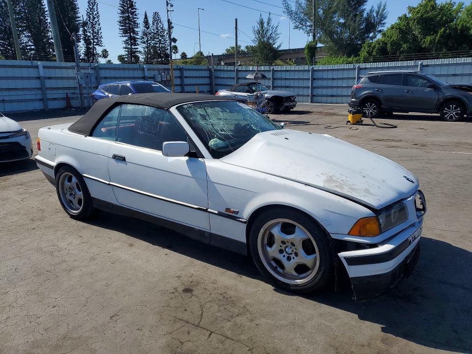 Photo 4 from auction – 1994 BMW 318 with VIN WBABK5327REC83302