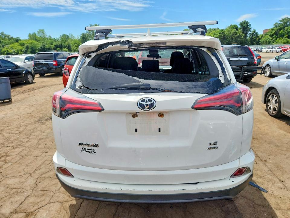 Photo 6 from auction – 2018 TOYOTA RAV4 with VIN JTMBFREV6JJ192827