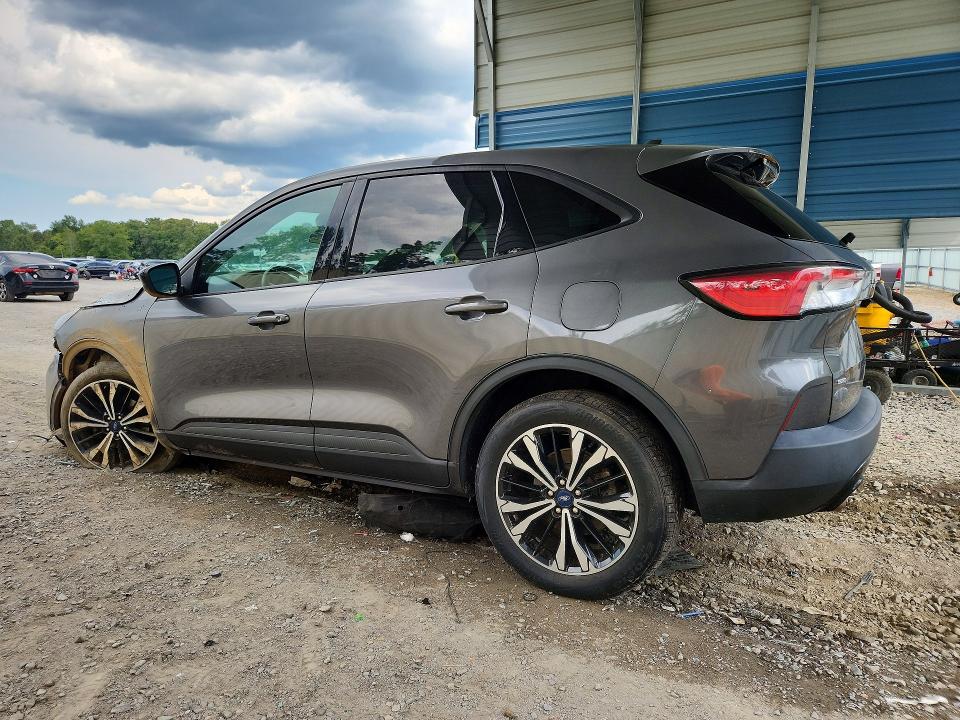 Photo 2 from auction – 2021 FORD ESCAPE with VIN 1FMCU0G61MUA37189