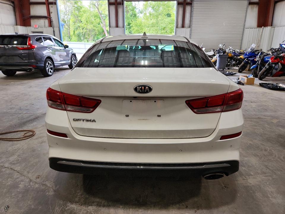 Photo 6 from auction – 2019 KIA OPTIMA with VIN 5XXGT4L39KG370724