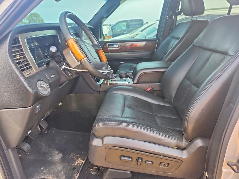 Photo 7 from auction – 2011 LINCOLN NAVIGATOR with VIN 5LMJJ2H5XBEJ07990
