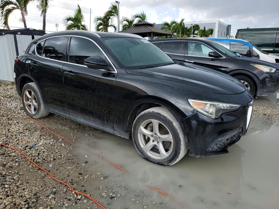 Photo 4 from auction – 2018 ALFA ROMEO STELVIO with VIN ZASFAKAN7J7B87945