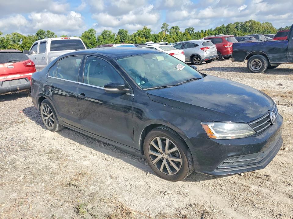 Photo 4 from auction – 2017 VOLKSWAGEN JETTA with VIN 3VWDB7AJ9HM201722