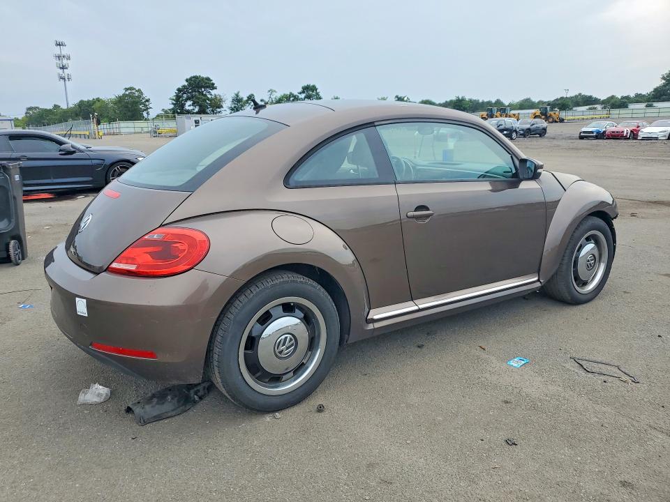 Zdjęcie 3 z aukcji – 2012 VOLKSWAGEN BEETLE z VIN 3VWJP7AT2CM665529