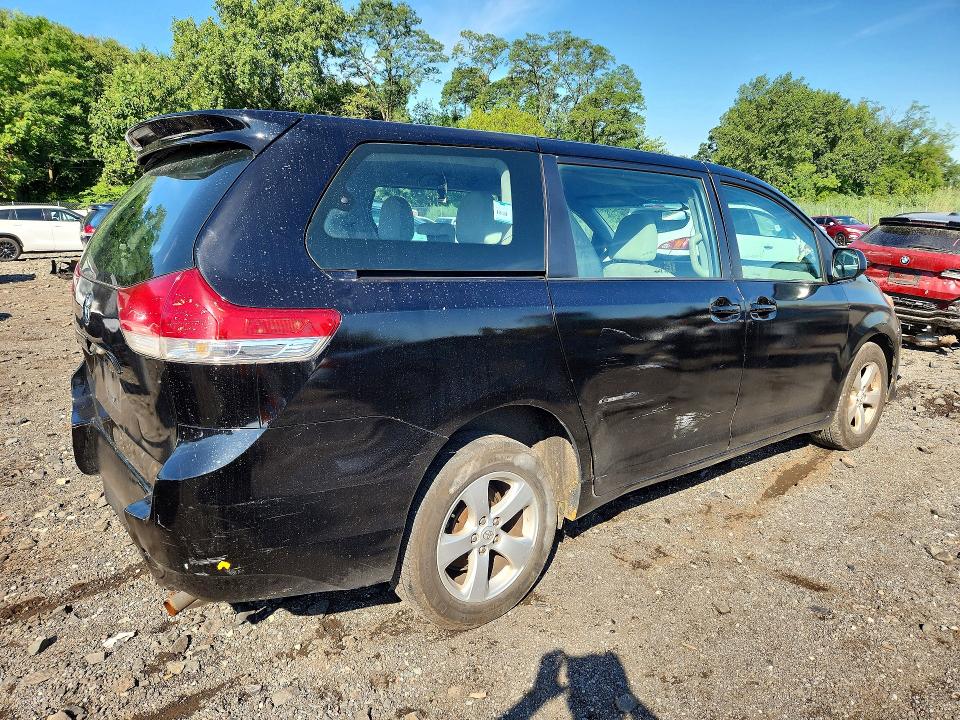 Photo 3 from auction – 2014 TOYOTA SIENNA with VIN 5TDZK3DC9ES457319