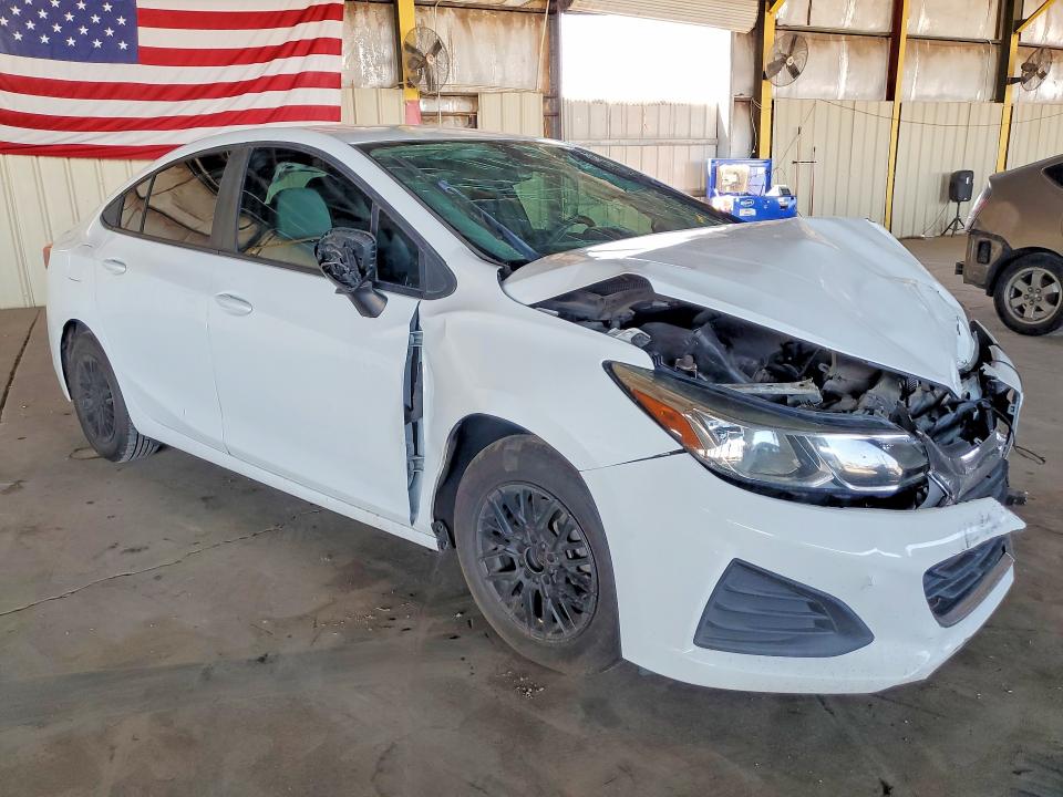 Photo 4 from auction – 2019 CHEVROLET CRUZE with VIN 1G1BC5SM0K7149461