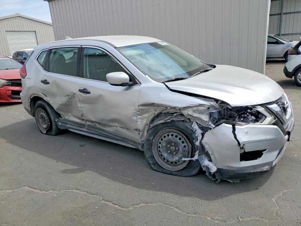 Photo 4 from auction – 2017 NISSAN ROGUE with VIN KNMAT2MT2HP569463