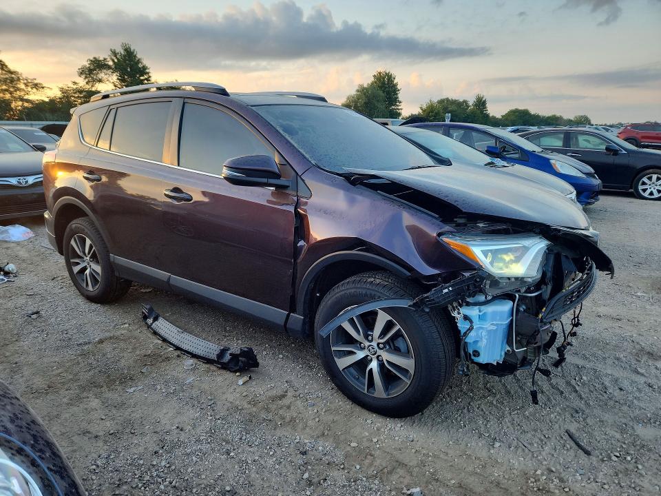 Photo 4 from auction – 2017 TOYOTA RAV4 with VIN 2T3RFREV0HW689253