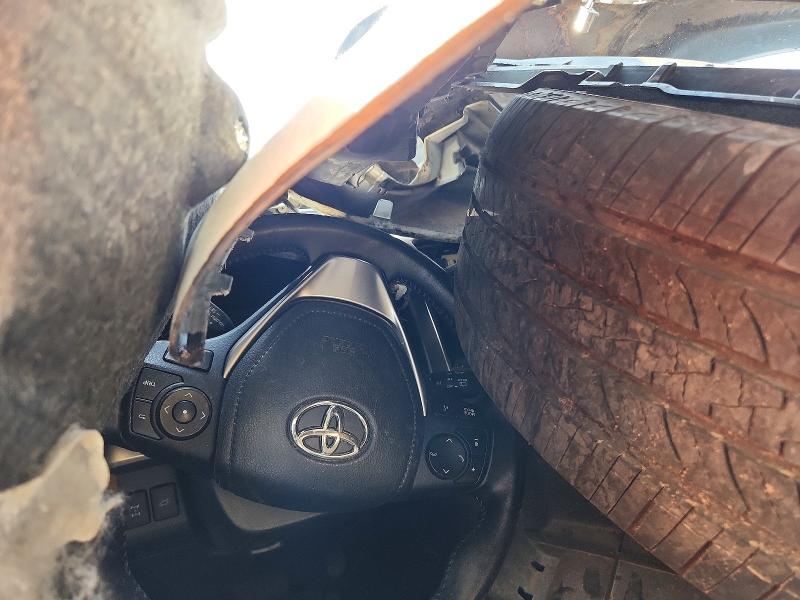 Photo 9 from auction – 2017 TOYOTA RAV4 with VIN JTMRFREV8HD201549