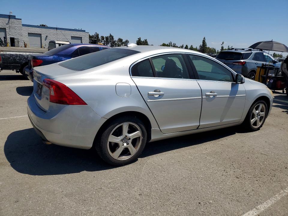 Photo 3 from auction – 2012 VOLVO S60 with VIN YV1622FS0C2036220