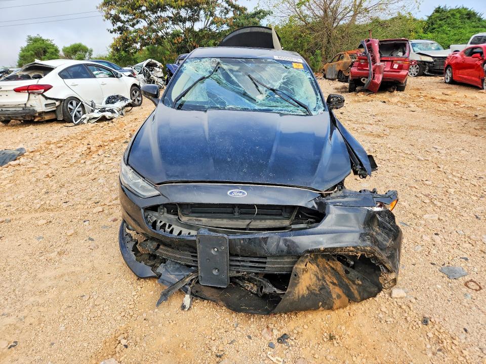 Photo 5 from auction – 2018 FORD FUSION with VIN 3FA6P0UU7JR122834