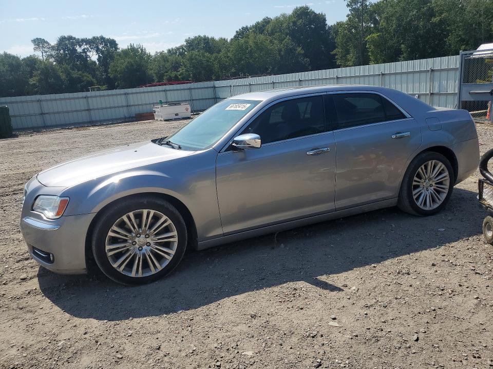 CHRYSLER 300C 2014 с VIN 2C3CCAETXEH382915 - Фото с аукциона
