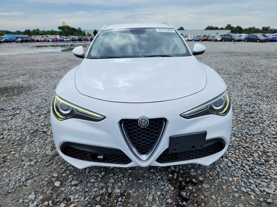 Photo 5 from auction – 2018 ALFA ROMEO STELVIO with VIN ZASFAKAN1J7B81381