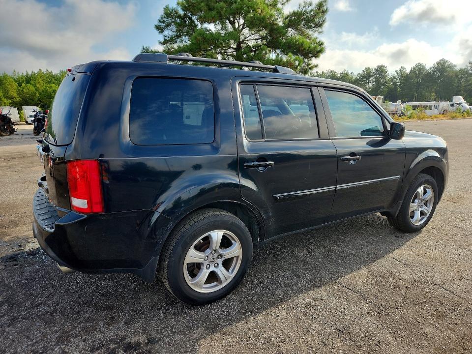 Photo 3 from auction – 2012 HONDA PILOT with VIN 5FNYF3H52CB003684