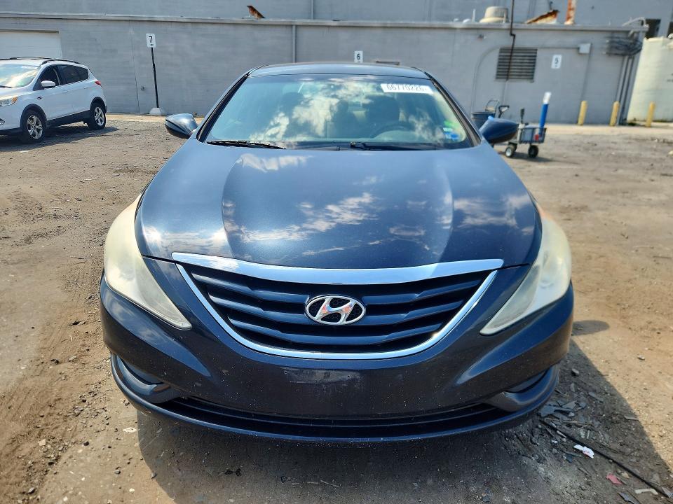 Photo 5 from auction – 2012 HYUNDAI SONATA with VIN 5NPEB4AC9CH362092