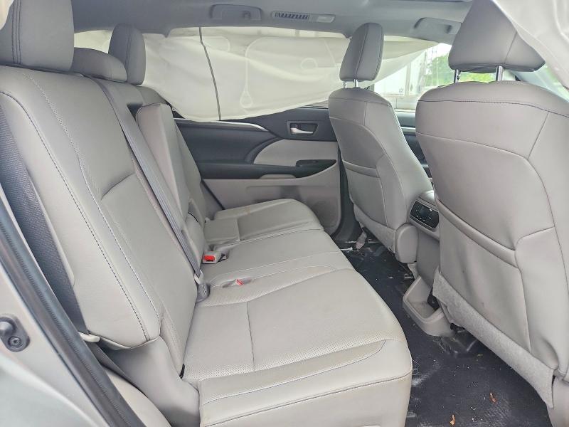 Photo 11 from auction – 2019 TOYOTA HIGHLANDER with VIN 5TDDZRFH2KS993817
