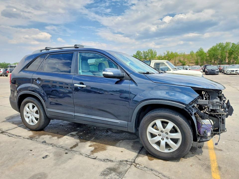 Photo 4 from auction – 2012 KIA SORENTO with VIN 5XYKT3A60CG257467