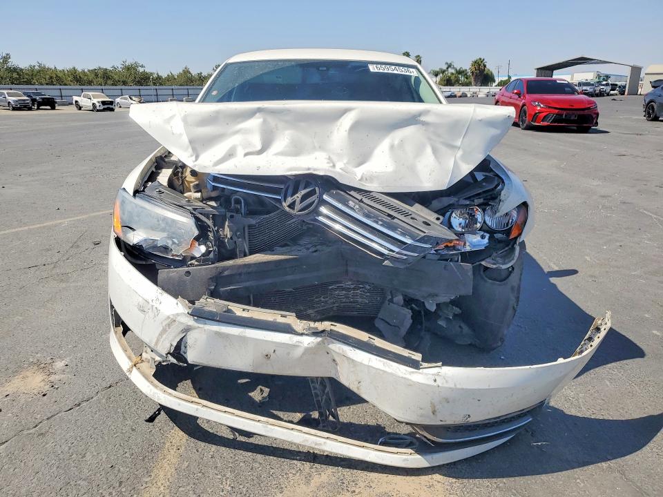 Photo 5 from auction – 2013 VOLKSWAGEN PASSAT with VIN 1VWAP7A3XDC149373