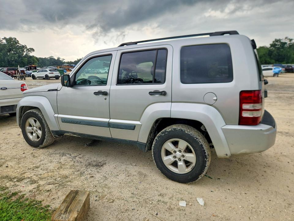 Photo 2 from auction – 2010 JEEP LIBERTY with VIN 1J4PP2GK8AW112275