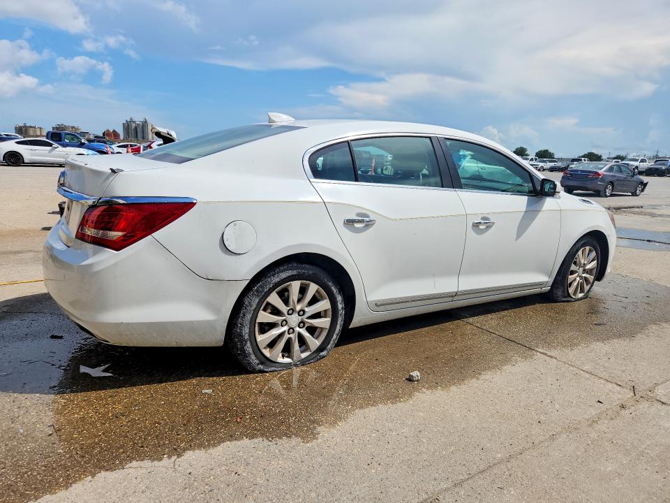 Photo 3 from auction – 2015 BUICK LACROSSE with VIN 1G4GB5GRXFF338758