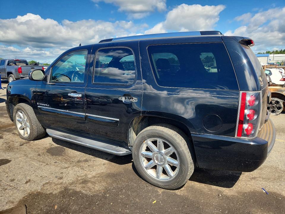 Photo 2 from auction – 2008 GMC YUKON with VIN 1GKFK63858J194592
