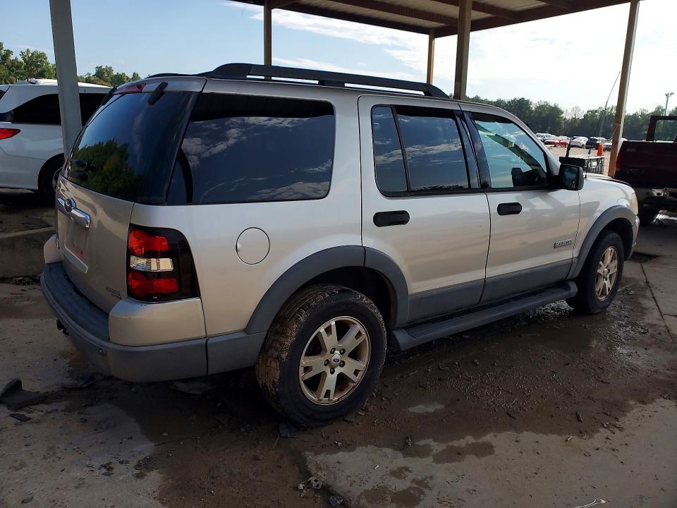 Photo 3 from auction – 2006 FORD EXPLORER with VIN 1FMEU63E46UB67429