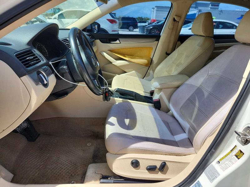 Photo 7 from auction – 2015 VOLKSWAGEN PASSAT with VIN 1VWAS7A32FC111430