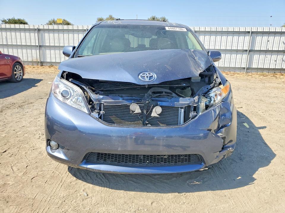 Photo 5 from auction – 2013 TOYOTA SIENNA with VIN 5TDYK3DC4DS402528