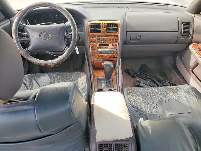 Photo 8 from auction – 1993 LEXUS LS 400 with VIN JT8UF11E3P0147549