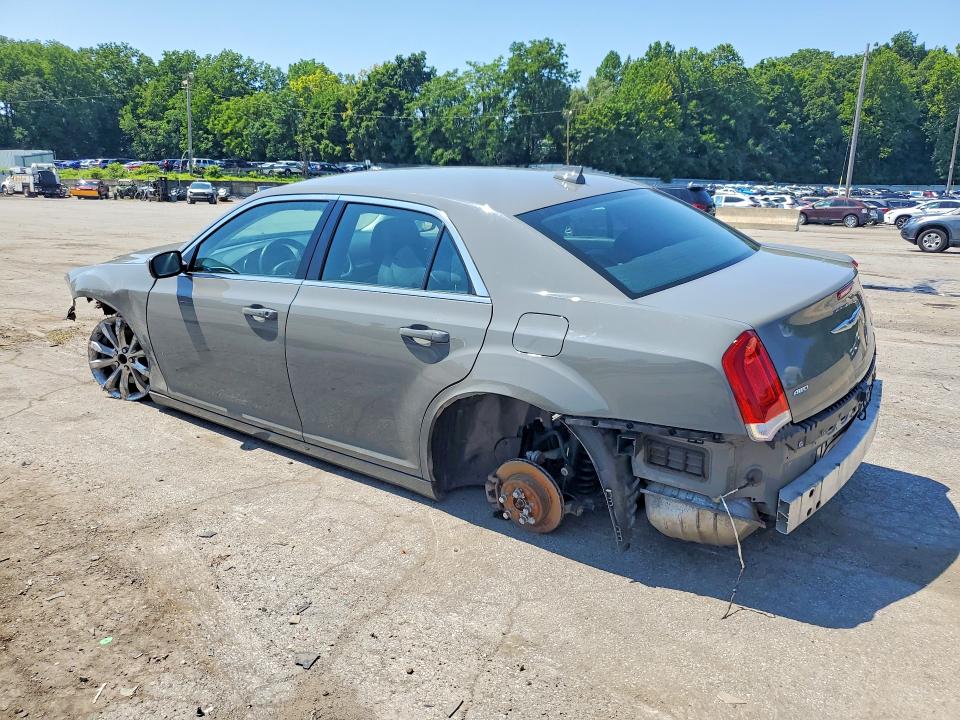 Photo 2 from auction – 2019 CHRYSLER 300 with VIN 2C3CCARG2KH682635