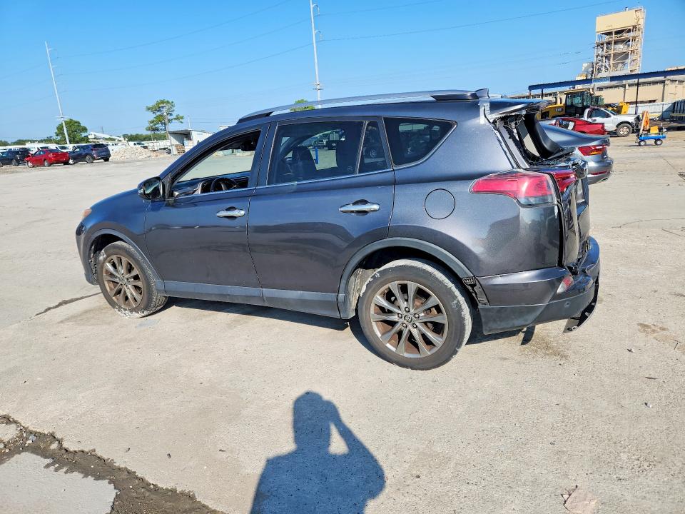 Снимка 2 от търг – 2017 TOYOTA RAV4 с VIN JTMYFREV8HD099598