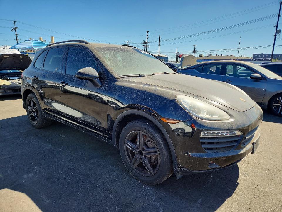 Photo 4 from auction – 2014 PORSCHE CAYENNE with VIN WP1AE2A24ELA50535