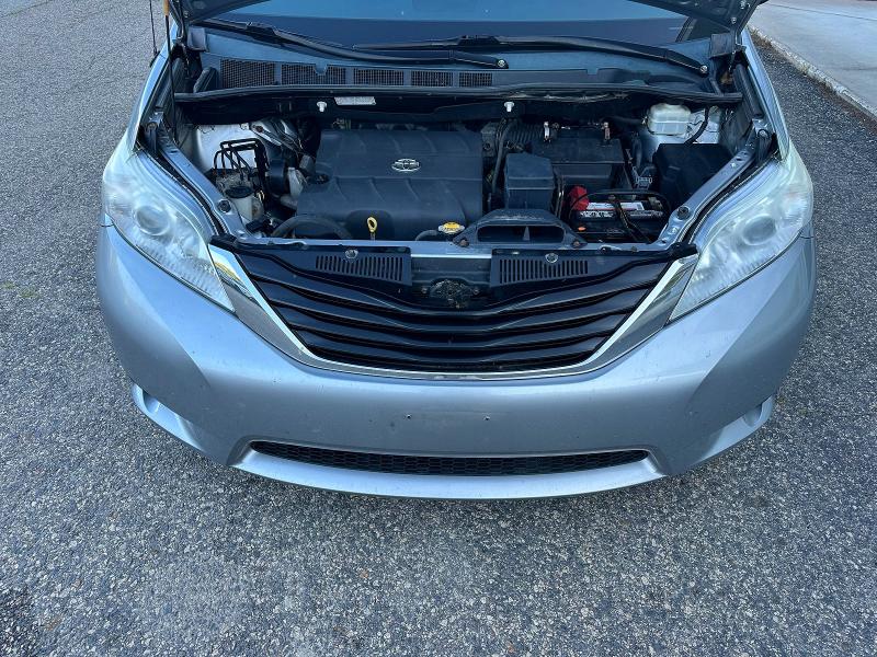 Photo 7 from auction – 2014 TOYOTA SIENNA with VIN 5TDKK3DCXES478665