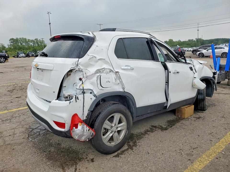 Photo 3 from auction – 2019 CHEVROLET TRAX with VIN 3GNCJPSB7KL333570