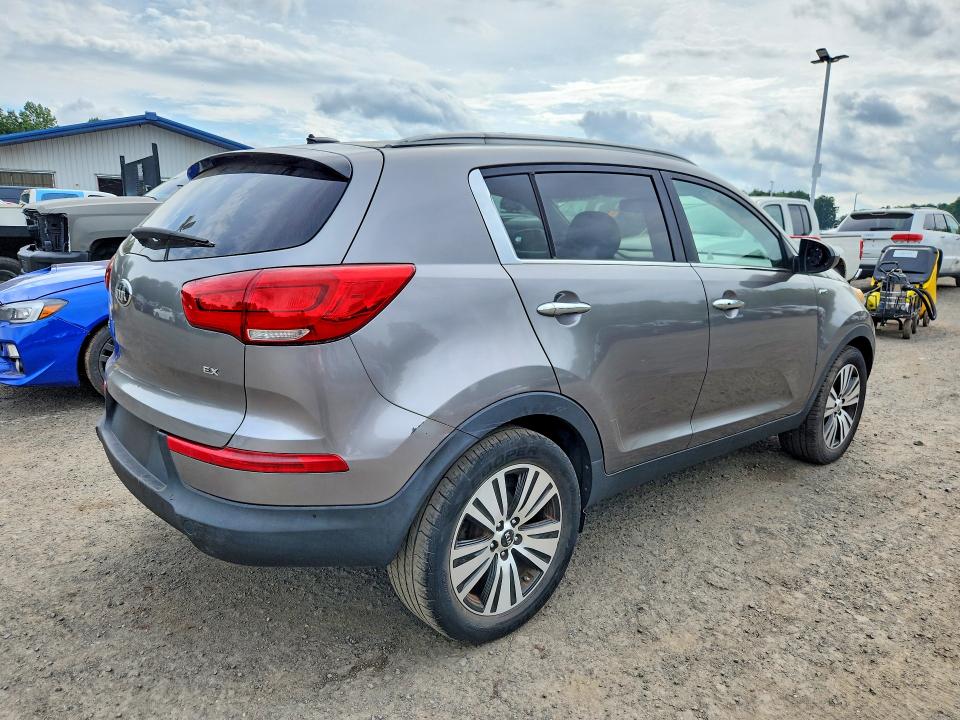 Photo 3 from auction – 2016 KIA SPORTAGE with VIN KNDPCCAC8G7803205