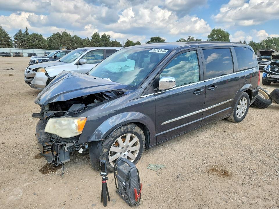 CHRYSLER TOWN & COUNTRY 2011 with VIN 2A4RR8DG4BR784477 - Photo from auction