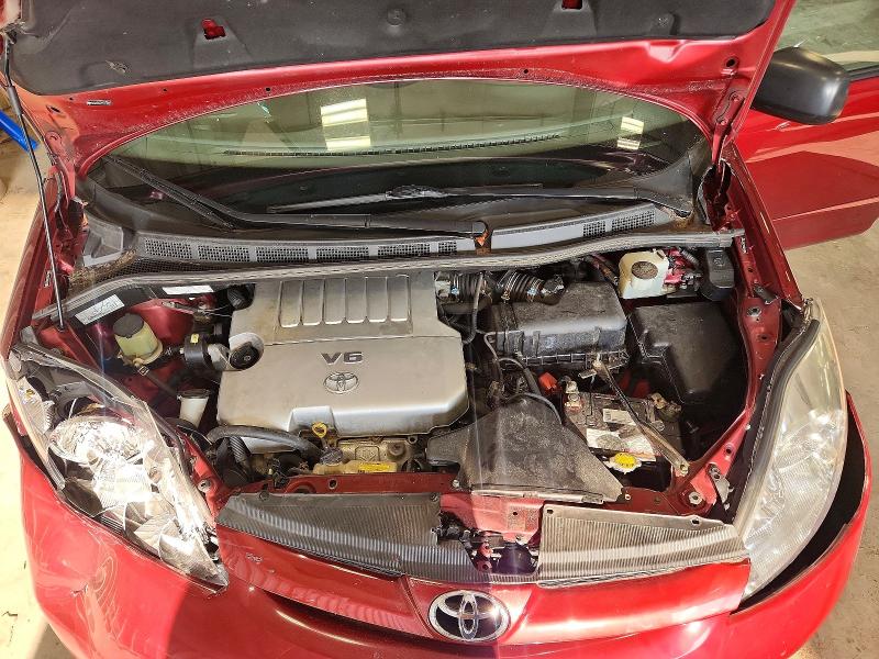 Photo 11 from auction – 2010 TOYOTA SIENNA with VIN 5TDKK4CC8AS319841