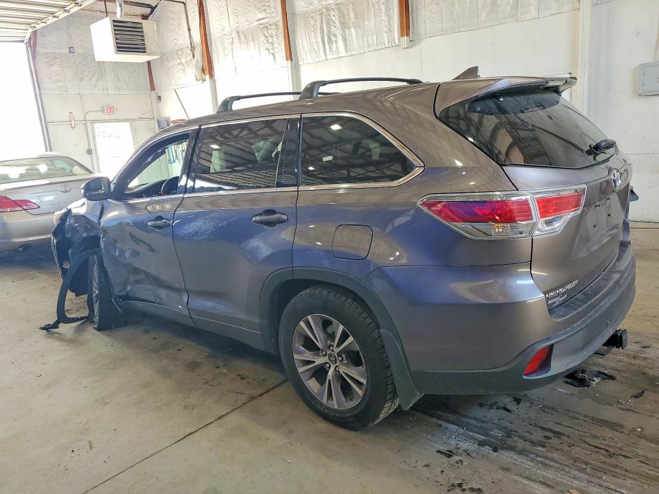 Photo 2 from auction – 2016 TOYOTA HIGHLANDER with VIN 5TDBKRFHXGS293840