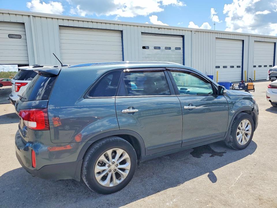 Photo 3 from auction – 2015 KIA SORENTO with VIN 5XYKU4A77FG574632