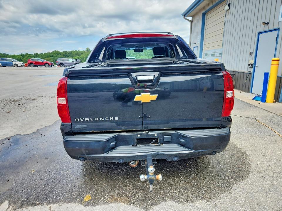 Photo 6 from auction – 2013 CHEVROLET AVALANCHE with VIN 3GNTKFE71DG147825