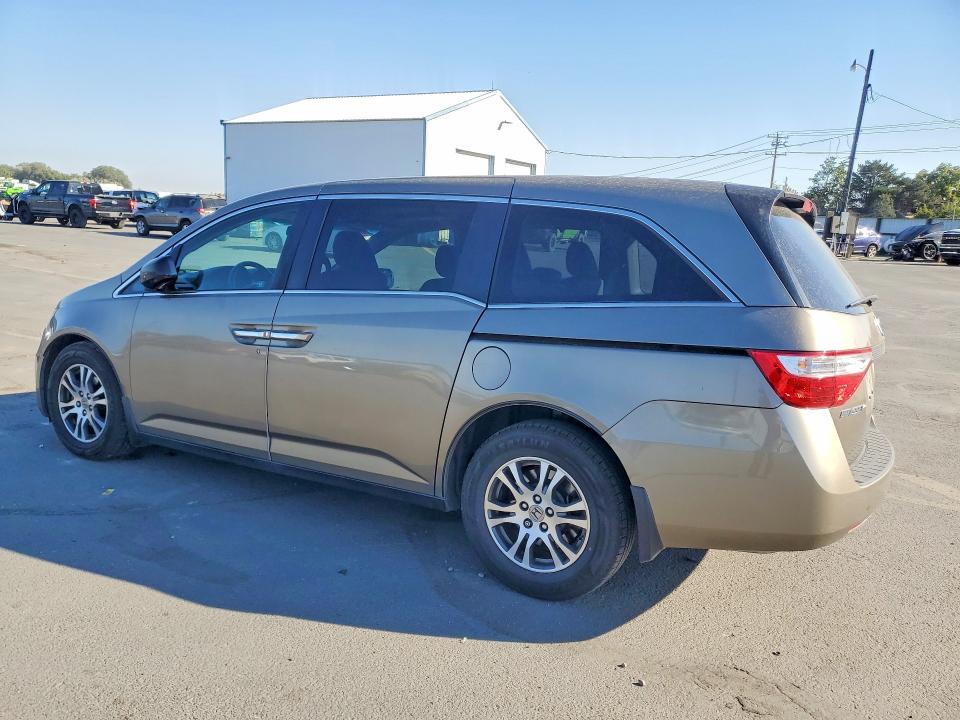 Photo 2 from auction – 2011 HONDA ODYSSEY with VIN 5FNRL5H63BB052862