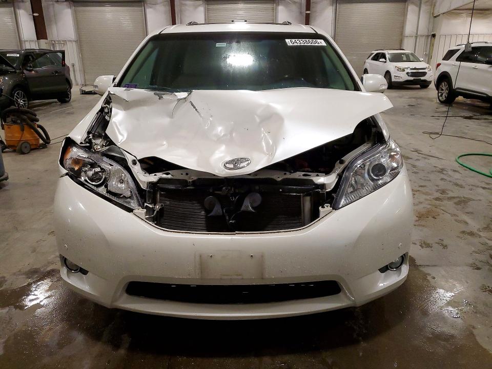 Photo 5 from auction – 2013 TOYOTA SIENNA with VIN 5TDYK3DC7DS375888