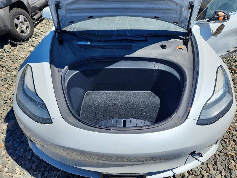 Photo 11 from auction – 2018 TESLA MODEL 3 with VIN 5YJ3E1EA7JF049172
