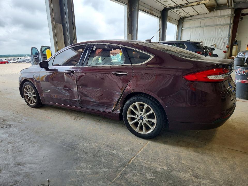 Photo 2 from auction – 2017 FORD FUSION with VIN 3FA6P0PU2HR331775