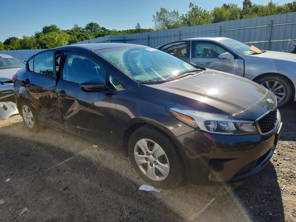 Снимка 4 от търг – 2018 KIA FORTE с VIN 3KPFL4A72JE227610