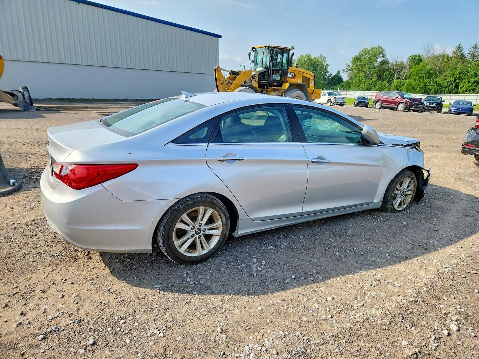 Photo 3 from auction – 2012 HYUNDAI SONATA with VIN 5NPEC4AC2CH393570