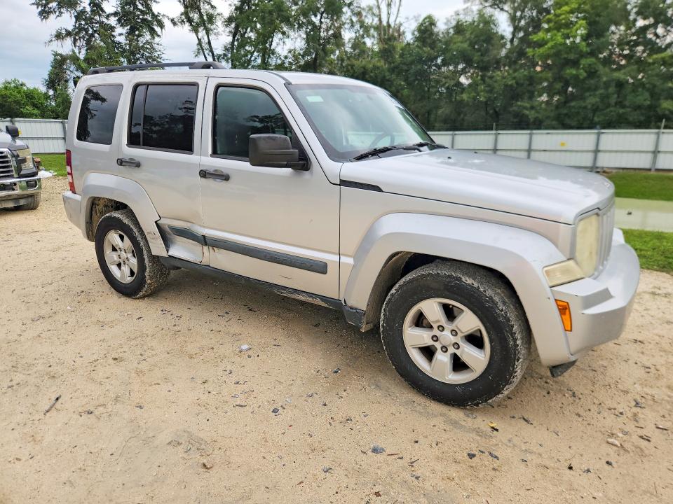 Photo 4 from auction – 2010 JEEP LIBERTY with VIN 1J4PP2GK8AW112275