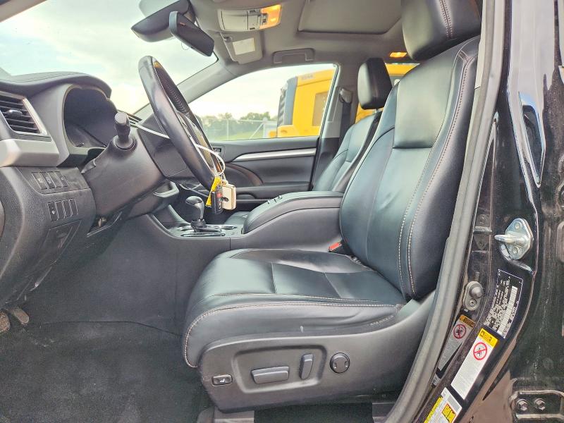 Photo 7 from auction – 2017 TOYOTA HIGHLANDER with VIN 5TDJZRFH4HS435205